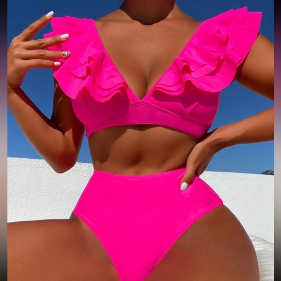 Bikini - Picture 1 of 2